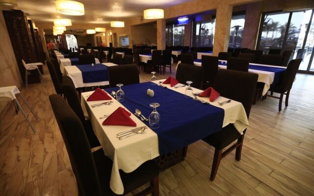 Byoot Bay Hotel & Resort