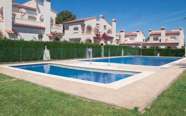Nice Home see French Title