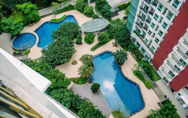 Comfort 2Br Apartment At Woodland Park Residence