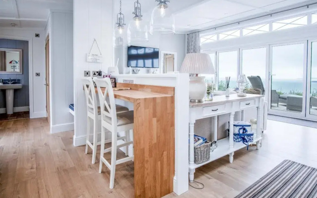 Shearwater 30 - 2 Bedroom Lodge - Summerhill