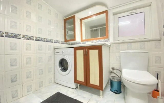 Charming and Central Flat Near Macka Park