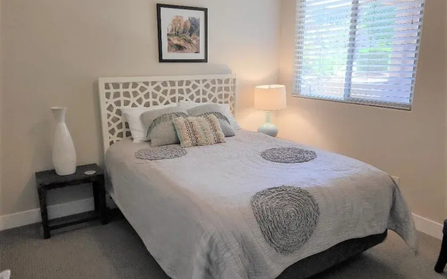 2 Units Reunion Property 7 Bedroom Home