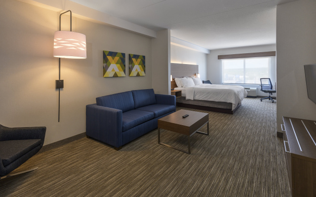 Holiday Inn Express & Suites North Bay by IHG