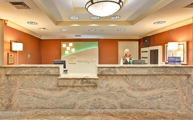 Holiday Inn Hotel & Suites Warren by IHG