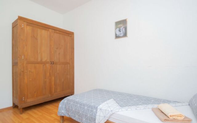 Kristina Laginji in Laginji