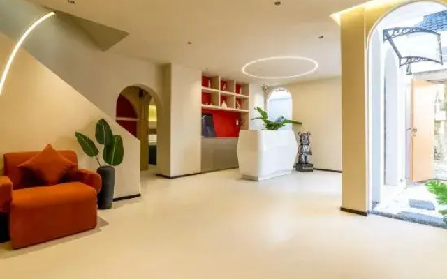 Zhenhe Homestay (Pingjiang Road Guanqian Street Branch)