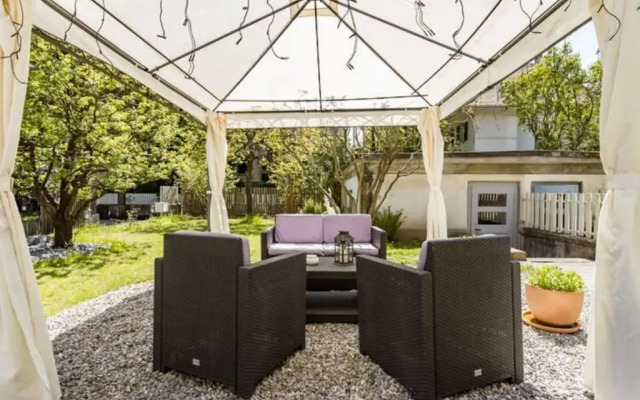 Max Aviation Villa & Apartments