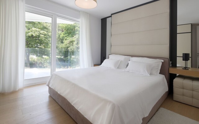 New Apartment with Swimming Pool