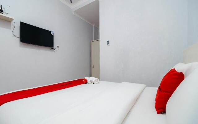 RedDoorz Syariah near Stasiun LRT Bumi Sriwijaya