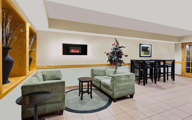 Ramada by Wyndham Marquette