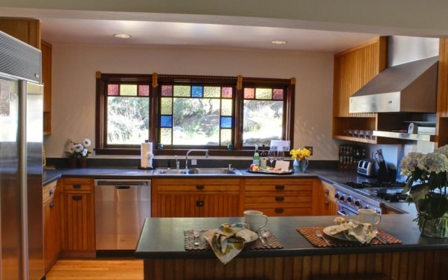 3573 Captain's Castle