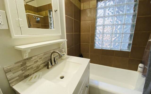 Stunning Bungalow Next to Unc - Free Cruiser Bikes!