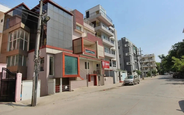 OYO Apartments Maharaja Signal