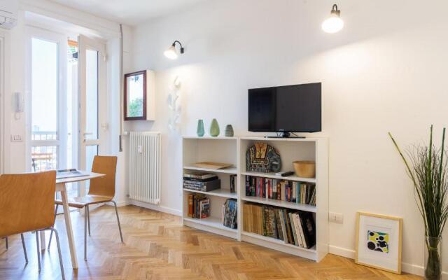 JOIVY Homey 1-Bed W/View Near Citylife