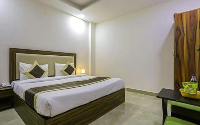 Fabhotel White House Bnb