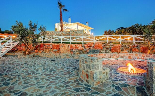 Beautiful Luxe Villa in Private Olive Grove, sea and Mountain View, Close to sea