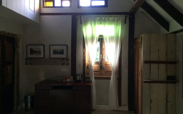 Panji Panji Tropical Wooden Home