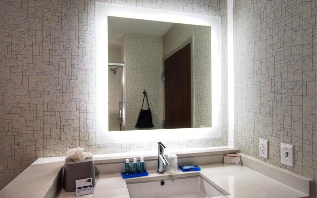 Holiday Inn Express & Suites Moore by IHG