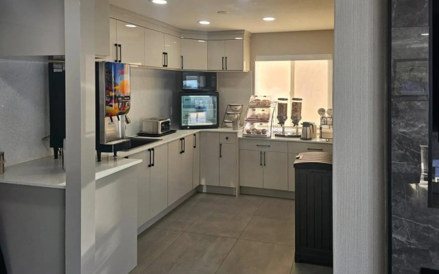 Rodeway Inn & Suites