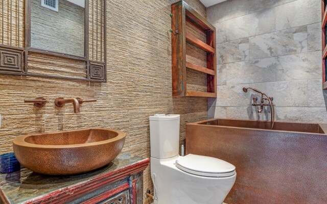 Cozy Oceanview Retreat On The Bay