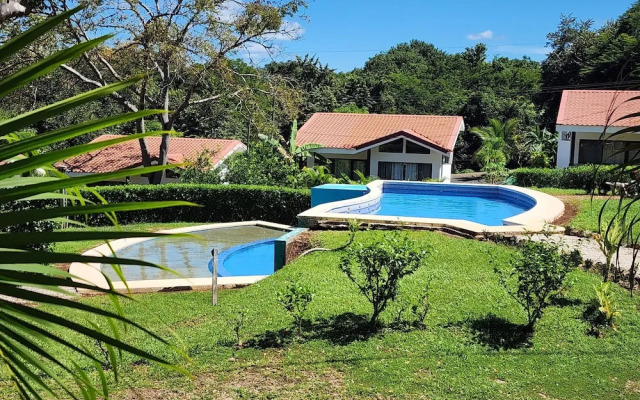 Casa Naranja Jungle Villa