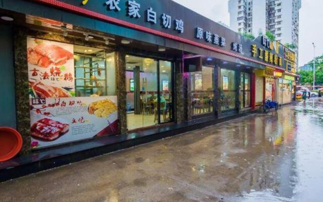 Huayuan New Village Family Apartment