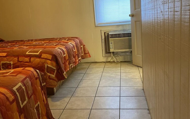 Offshore Motel