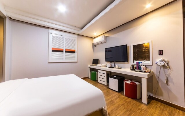 Hotel Pop