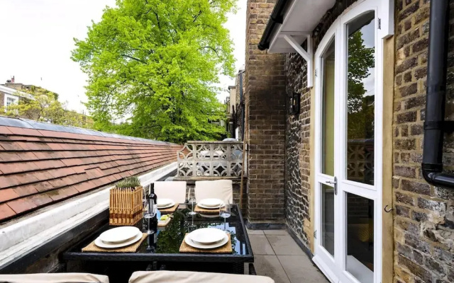 Bright 1BR + Balcony by Hyde Park
