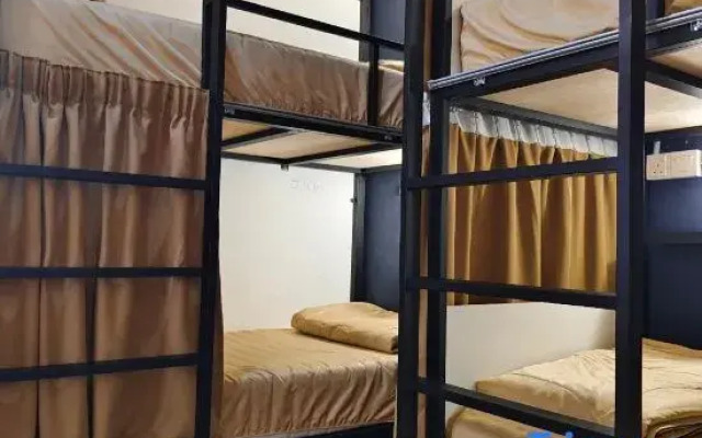 Mr Backpacker Hostel