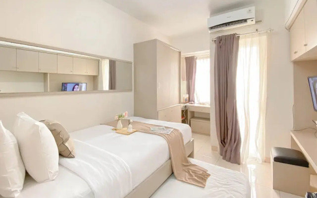 Good Location And Cozy Studio Springlake Summarecon Bekasi Apartment