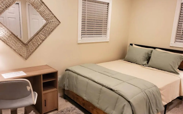 Room in House - The Modern Gem Furnished Bedroom