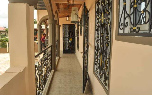Bel Appartement Meublé À Yaoundé - Odza