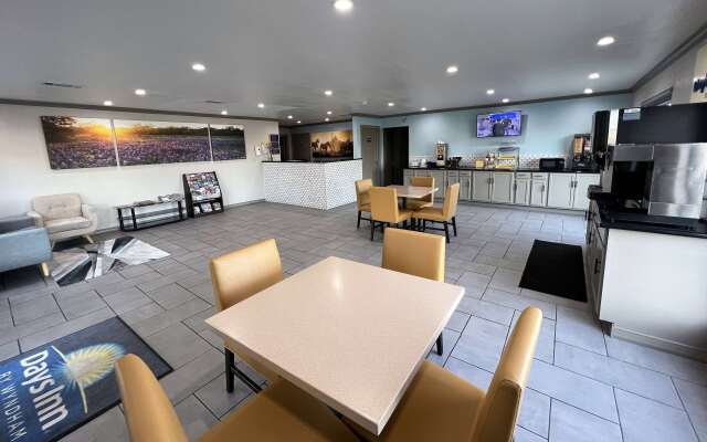 Days Inn by Wyndham Canton