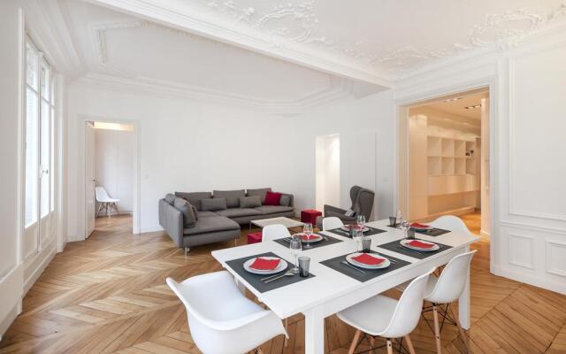 Pick a Flat - Champs Elysees / Laugier Apartment