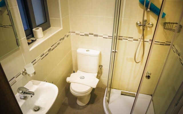 3 Bedroom Apartment With Private Pool and hot tub