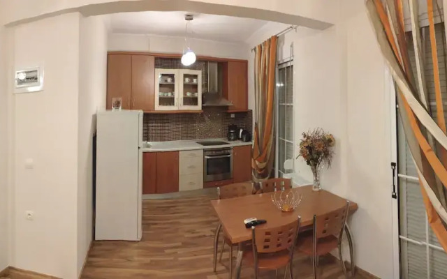 Travell Suite 11