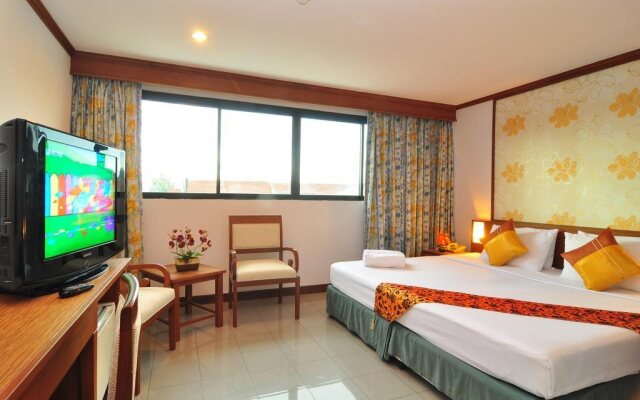 Rattana Beach Hotel