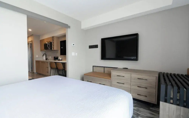Sandman Signature Las Colinas Hotel & Suites