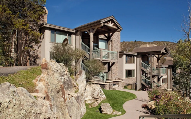 Terracehouse - CoralTree Residence Collection