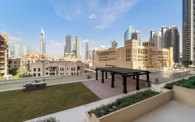 2BR 202 Bellevue Tower 1