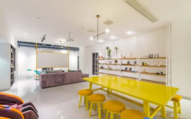 Rezen Sunbow Hotel