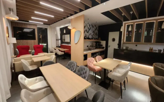 Hotel Sercotel Plana Suites