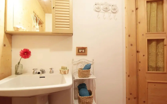 Belvilla by OYO Hilltop Chalet in Lamon With Views