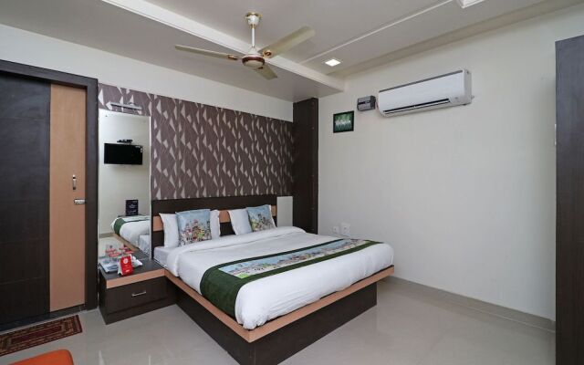 OYO 10414 Hotel Tushar Residency