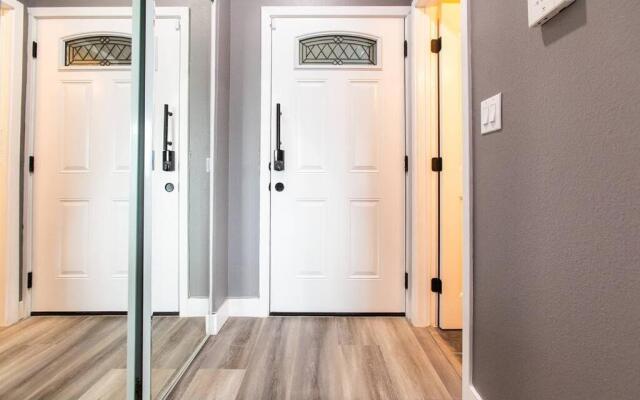 Professionals-restaurants-fastwifi-a C-desk- Pets