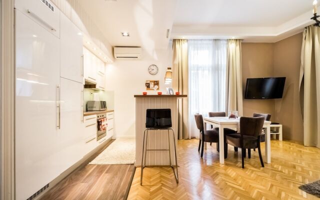 Magas 5 Apartment
