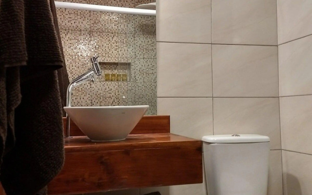 Chalé dos Pássaros - Varanda com vista p/ Natureza