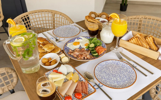 Costa De Luxe Suites