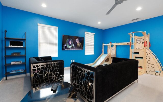 St012v: 10 Bed, Dinosaurs, Minions